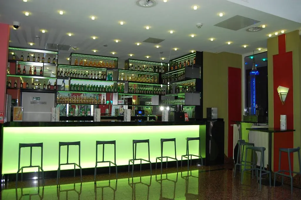 United Hostel Frankfurt City Center-1